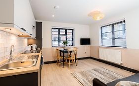 1 Castle Mews